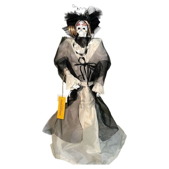 Everyone’s favorite Victorian skeleton!  She likes to greet your guests! New - Picture 1 of 9